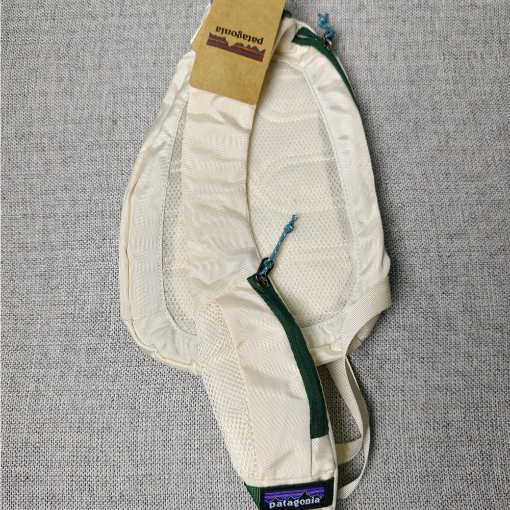 Patagonia Cream and Green Atom 8L Sling Pack - Picture 2 of 2